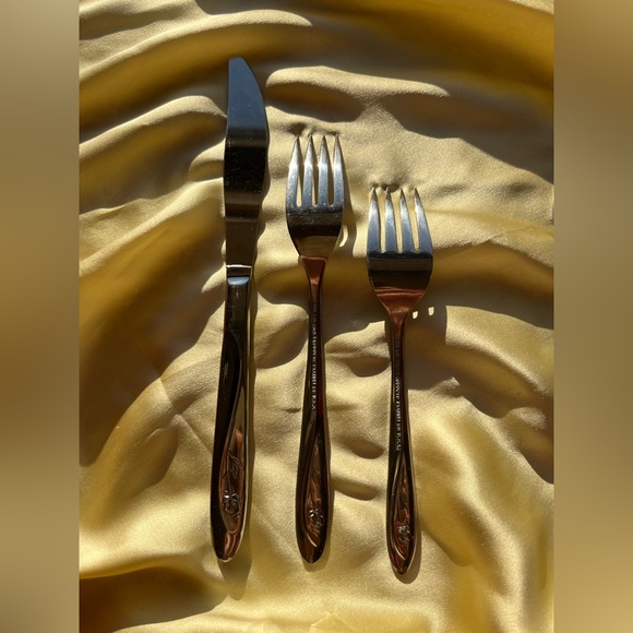 VINTAGE Dead Stock Americana Beauty Rose Flatware Set - New in Box - Picture 8 of 16